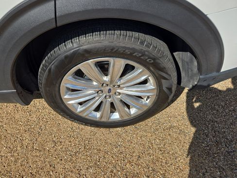 Used 2020 Ford Explorer Limited RWD image 11