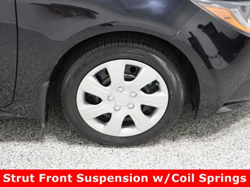 Used 2024 Toyota Corolla LE image 5