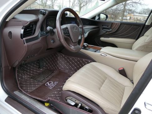 Used 2018 Lexus LS 500 AWD w/ Interior Upgrade Package image 8