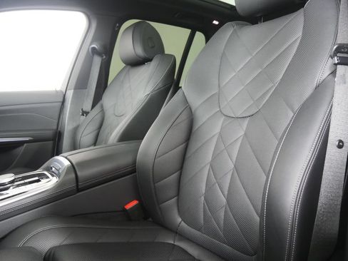 Used 2024 BMW X5 xDrive40i w/ M Sport Package AWD/4WD image 11