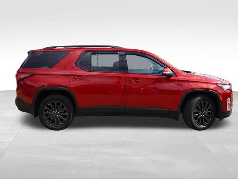 Used 2023 Chevrolet Traverse RS AWD/4WD image 2