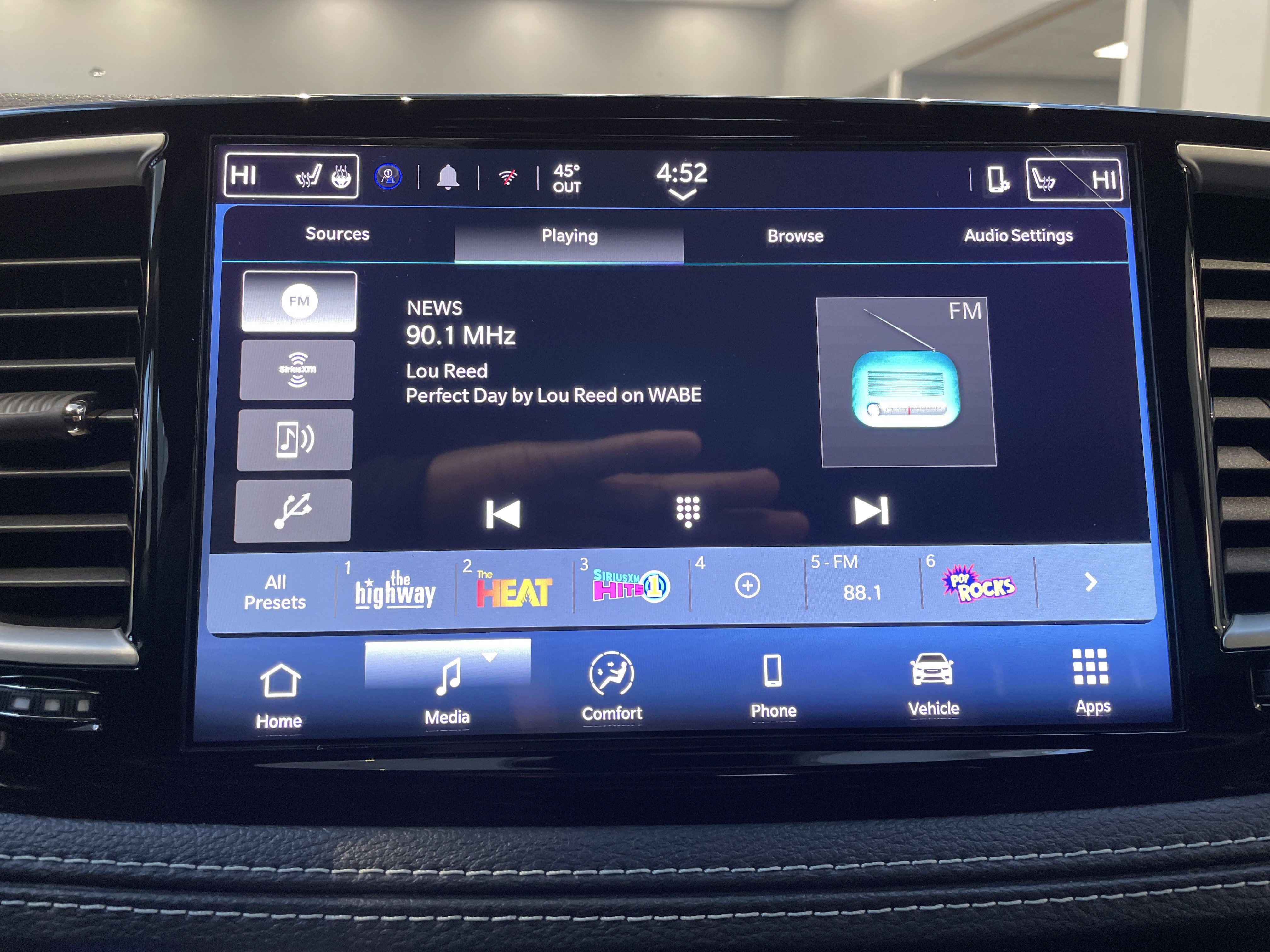 Used 2026 Chrysler Pacifica Select FWD image 24