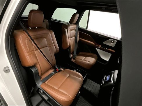 Used 2023 Lincoln Aviator Reserve w/ Equipment Group 201A AWD/4WD image 25