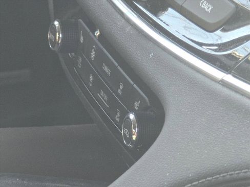 Used 2018 Buick Enclave Avenir w/ Avenir Technology Package image 9