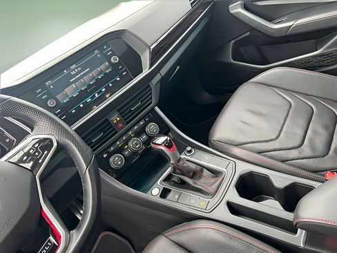 Used 2023 Volkswagen Jetta GLI Autobahn image 15