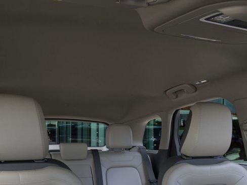 New 2026 Lincoln Corsair Premiere w/ Rear Removable Package Tray image 22