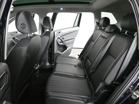 Used 2023 Volkswagen Tiguan SE image 18