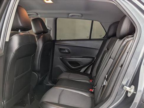 Used 2017 Chevrolet Trax LT w/ LT Convenience Package image 17