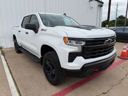 Used 2024 Chevrolet Silverado 1500 LT Trail Boss w/ Protection Package AWD/4WD image 9