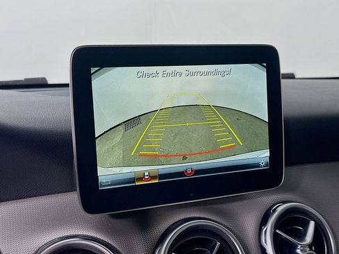 Used 2019 Mercedes-Benz GLA 250 4MATIC image 10