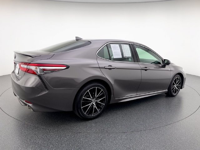 Used 2022 Toyota Camry SE w/ Convenience Package FWD image 6