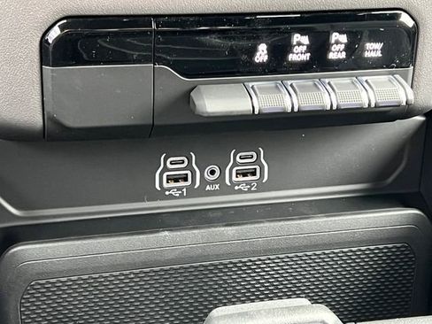 New 2026 RAM 1500 Express AWD/4WD image 26