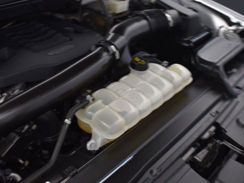 Certified 2022 Ford F150 XLT w/ Equipment Group 302A High image 20