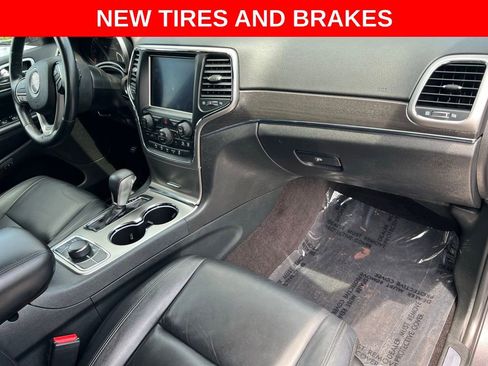 Used 2018 Jeep Grand Cherokee Limited AWD/4WD image 32