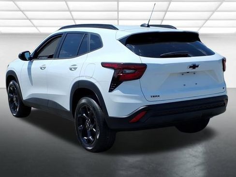 New 2026 Chevrolet Trax LT FWD image 3
