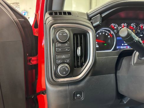 Used 2020 Chevrolet Silverado 1500 LT w/ Texas Edition image 24