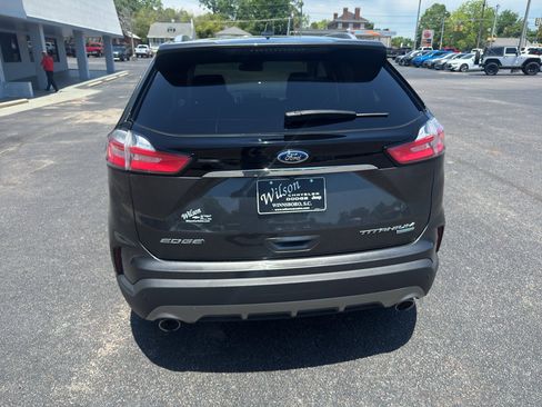 Used 2020 Ford Edge Titanium FWD image 8