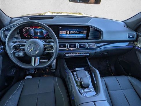 Used 2025 Mercedes-Benz GLS 580 4MATIC image 25