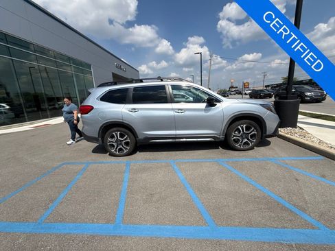 Used 2024 Subaru Ascent Touring AWD/4WD image 3