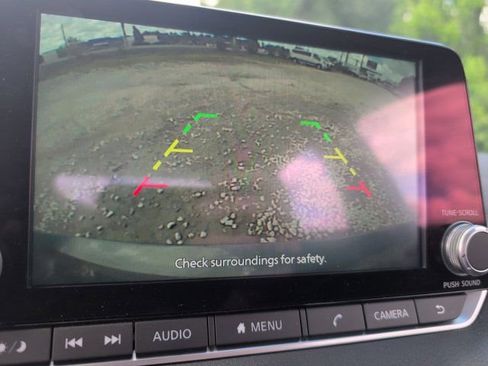 Used 2025 Nissan Sentra SV FWD image 17