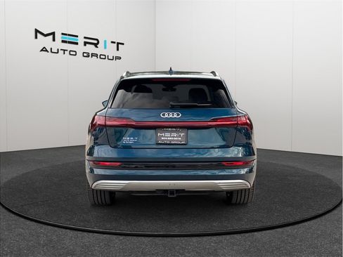 Used 2019 Audi e-tron Prestige w/ Prestige Package AWD/4WD image 8