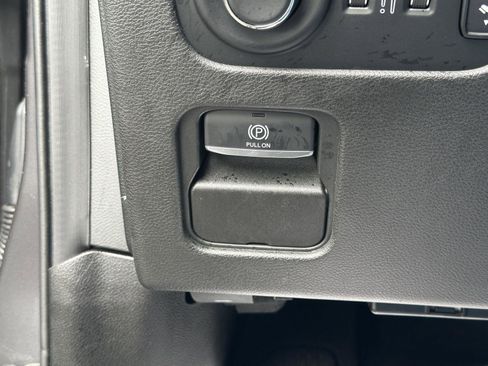 Used 2024 Jeep Wagoneer Series II w/ Flexible Seating Group image 17