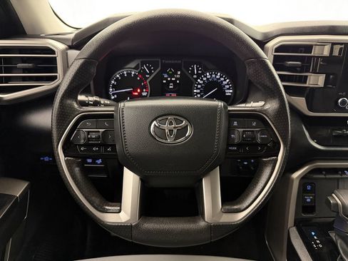 Used 2022 Toyota Tundra SR5 w/ SR5 Convenience Package AWD/4WD image 13