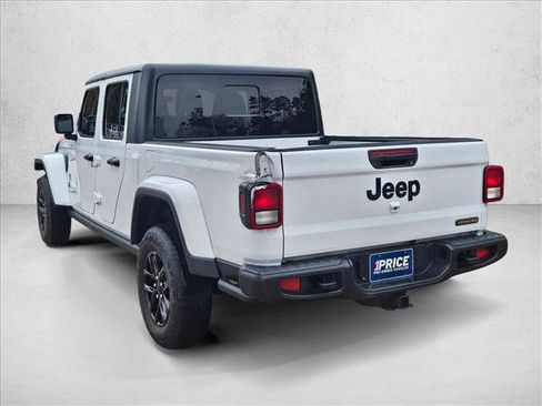 Used 2023 Jeep Gladiator Sport image 7