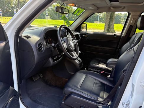 Used 2017 Jeep Patriot High Altitude image 15