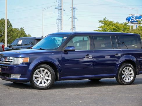 Used 2011 Ford Flex SEL w/ Rapid Spec Order Code FWD image 12