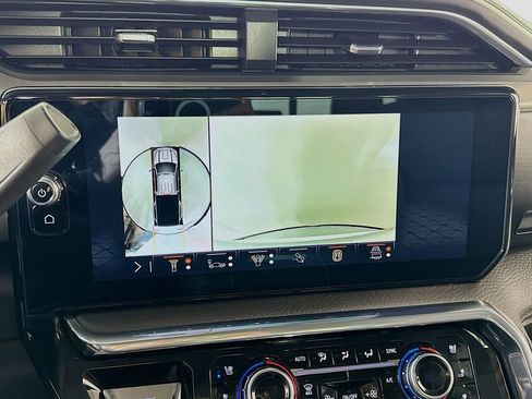 Used 2025 GMC Sierra 3500 Denali w/ Technology Package AWD/4WD image 44