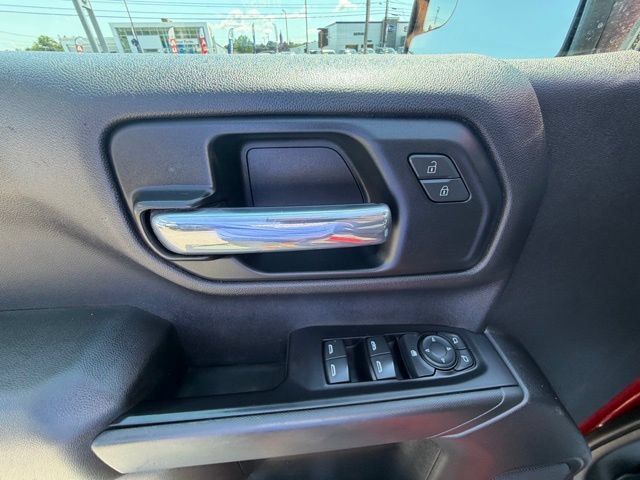 Used 2019 Chevrolet Silverado 1500 Custom w/ Custom Value Package AWD/4WD image 23