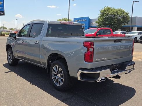 New 2026 Chevrolet Silverado 1500 LT w/ Z71 Off-Road Package AWD/4WD image 3
