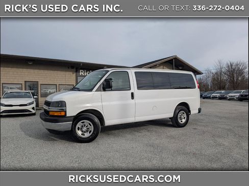 Used 2017 Chevrolet Express 2500 LT w/ LT Preferred Equipment Group image 1