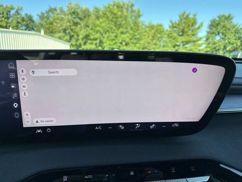 Used 2025 Buick Enclave Sport Touring w/ Power Package AWD/4WD image 21