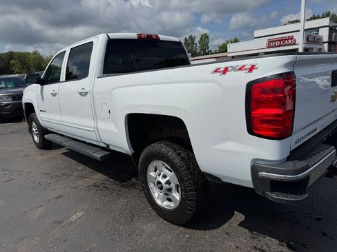 Used 2017 Chevrolet Silverado 2500 LT AWD/4WD image 10