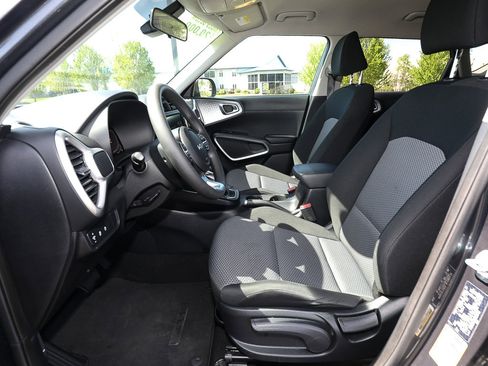 Used 2023 Kia Soul LX w/ Option Group 015 image 13