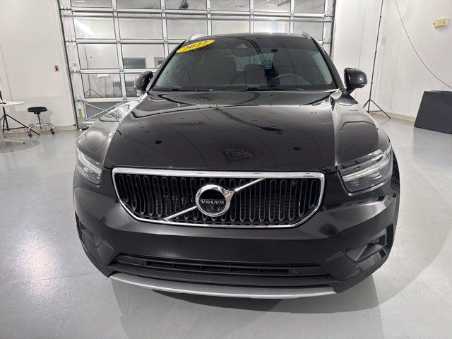 Used 2022 Volvo XC40 T5 Momentum AWD/4WD image 2