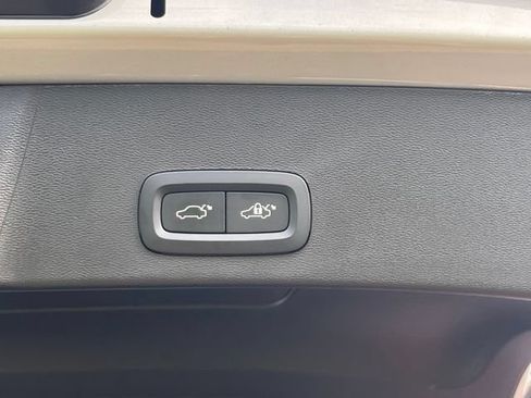 Certified 2023 Volvo XC40 B5 Ultimate w/ Protection Package Premier AWD/4WD image 14