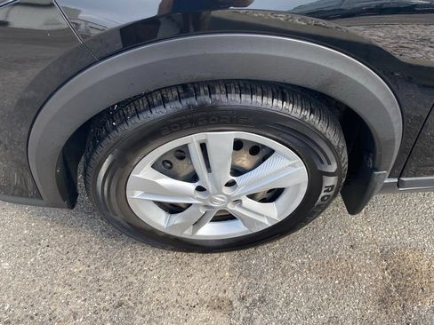Used 2023 Nissan Kicks S FWD image 19