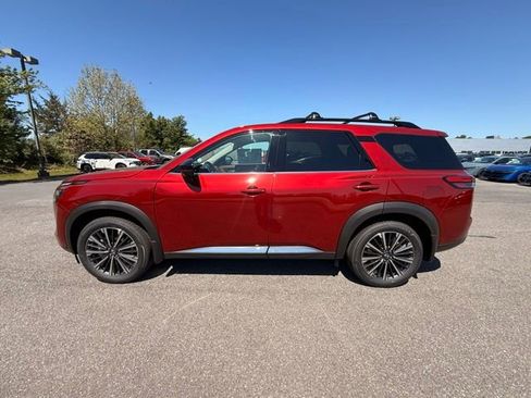 New 2026 Nissan Pathfinder Platinum AWD/4WD image 8
