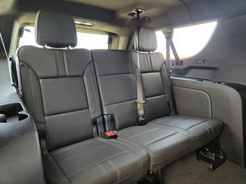 Used 2024 Chevrolet Suburban RST w/ Luxury Package image 28