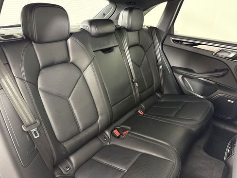 Certified 2023 Porsche Macan S AWD/4WD image 23