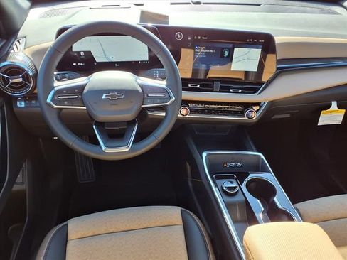 New 2026 Chevrolet Equinox ACTIV w/ Convenience Package III FWD image 12