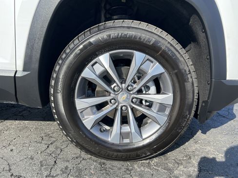 Used 2026 Chevrolet Equinox LT image 10