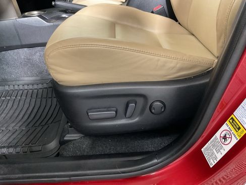 Used 2014 Toyota RAV4 Limited AWD/4WD image 22