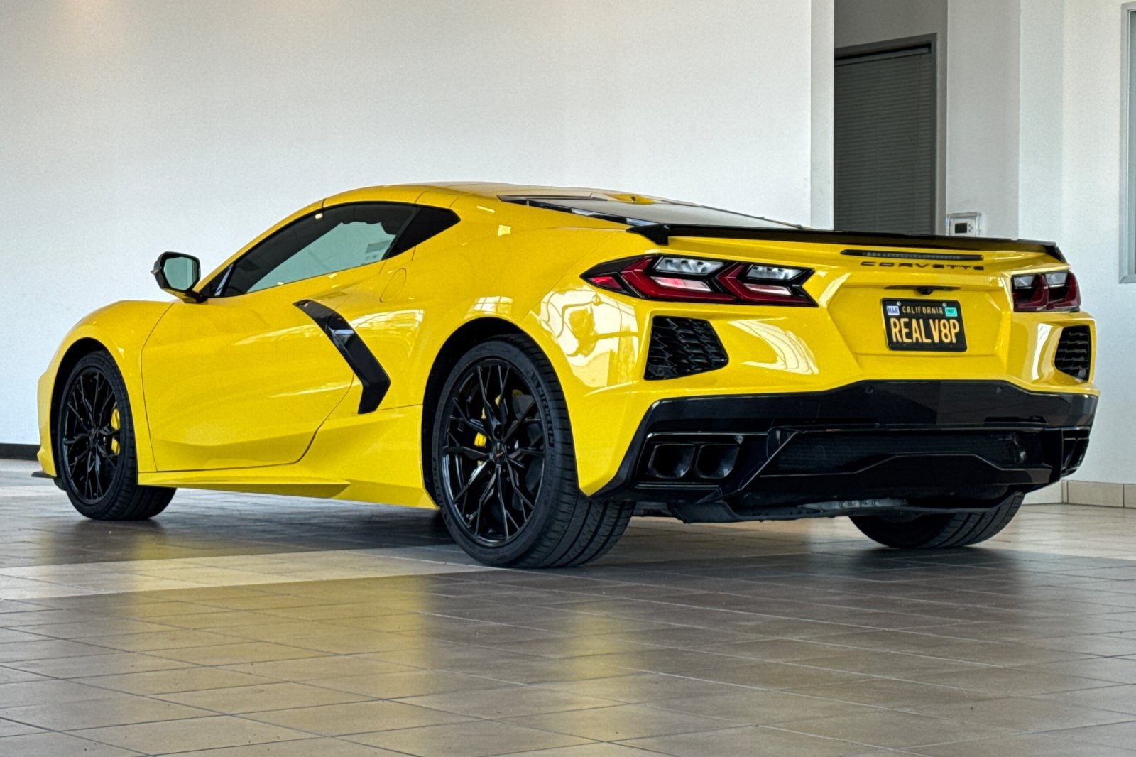 Used 2025 Chevrolet Corvette Stingray Coupe w/ 1LT RWD image 6