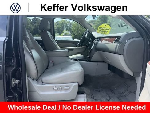 Used 2013 Chevrolet Suburban LT w/ Luxury Package AWD/4WD image 26