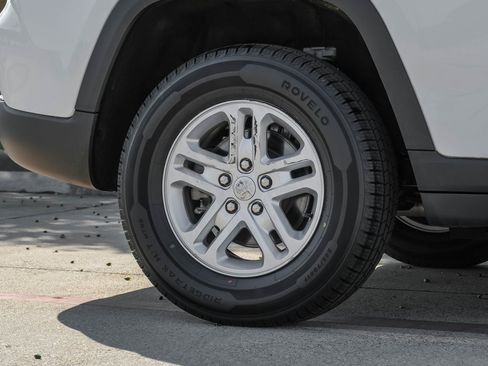 Used 2022 Jeep Grand Cherokee Laredo w/ Luxury Tech Group I image 65