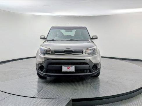 Used 2017 Kia Soul BASE image 11